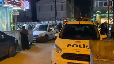 Kuruyemiş Dükkanında Şiddetli Çatışma: Bir Kişi Kafasını Kaldırıma Çarptı, Hayati Tehlike