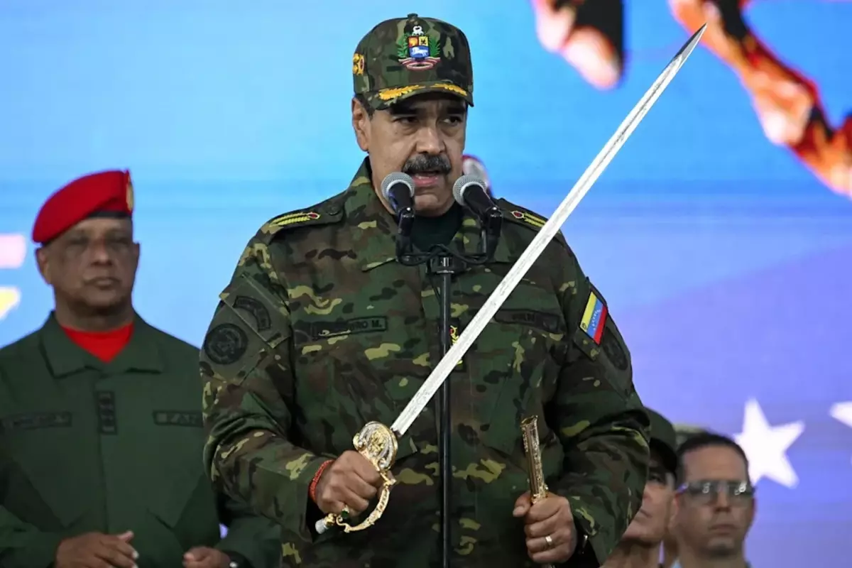 ABD'nin Venezuela Operasyonu: Caracas'ta Gecenin Sessizliği Patladı