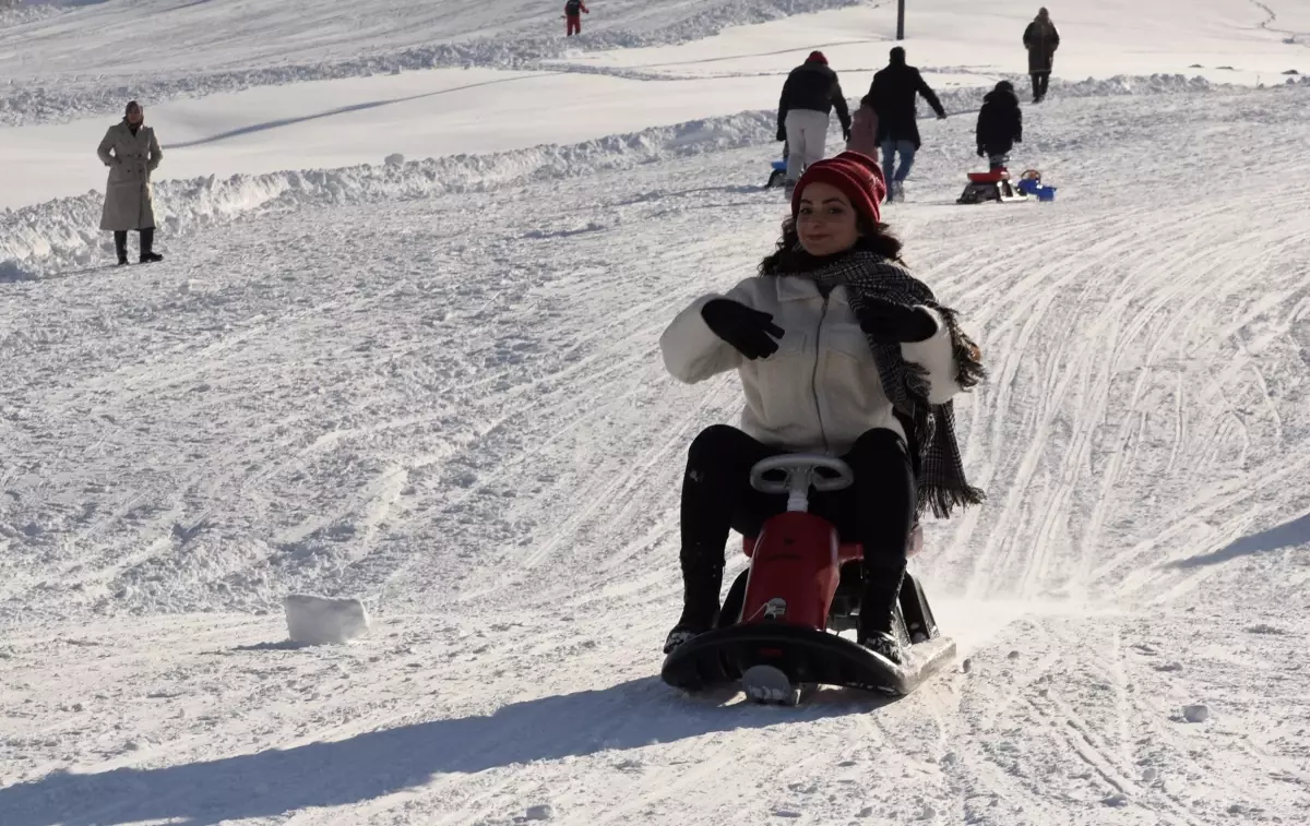 Bitlis’te Kış Rüzgarı: El‑Aman Hanı Kayak Merkezinde Yoğun Kalabalık