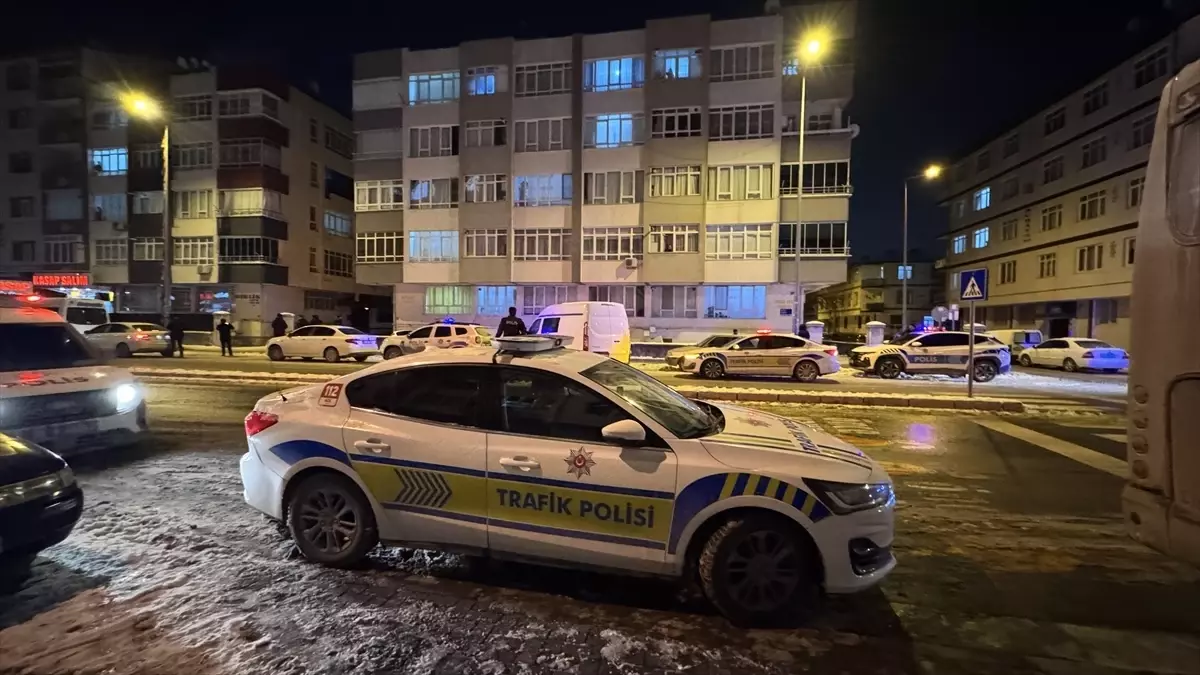 Kayseri Kocasinan’da Arkadaşından Gelen Bıçaklama Şoku: 1 Kişi Hayatını Kaybetti