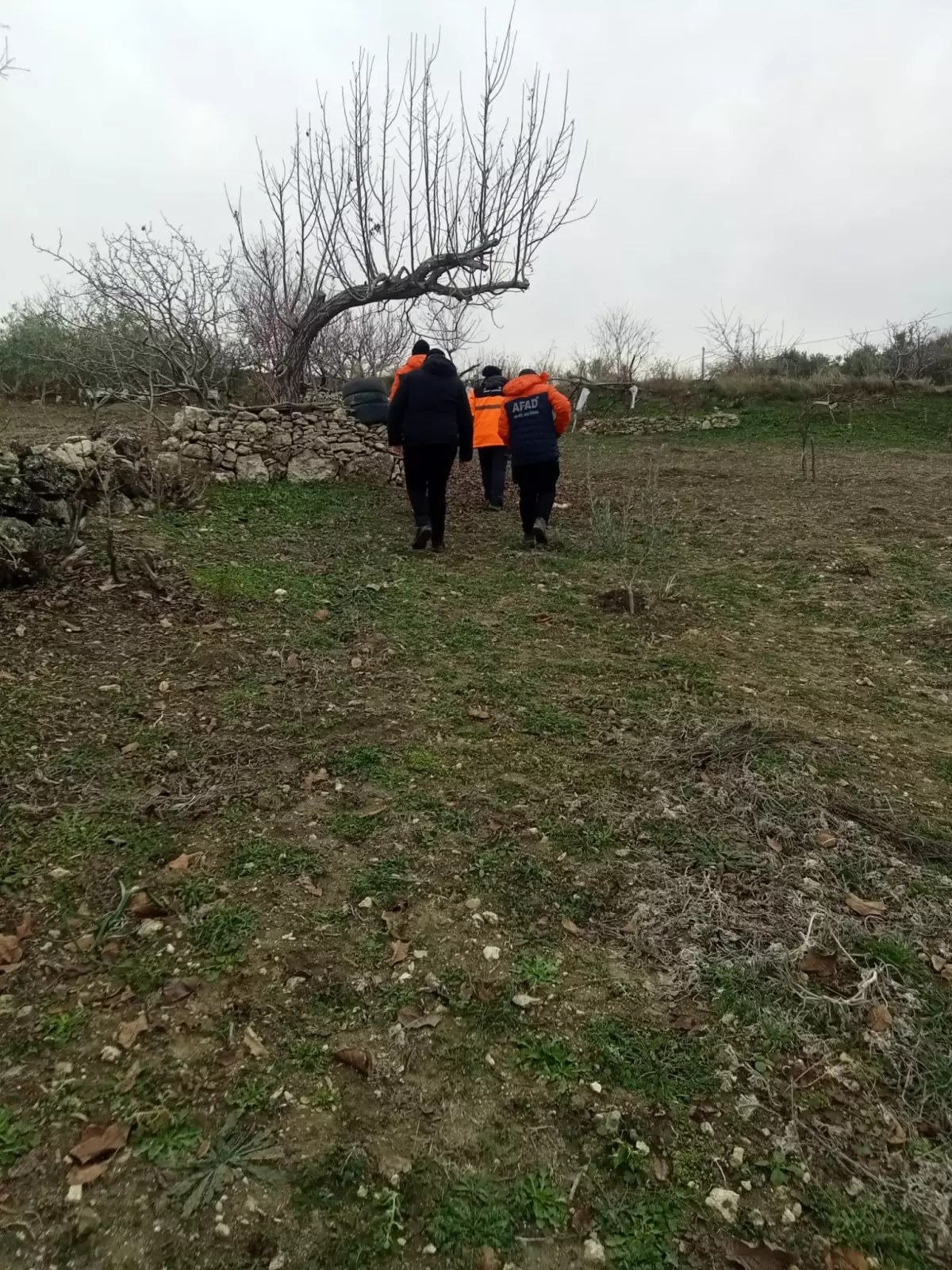 Demirci’de 59 Yaşındaki Şerife Çınar’ın Kaybı İçin Arama Çalışmaları Hız Kesmeden Sürüyor