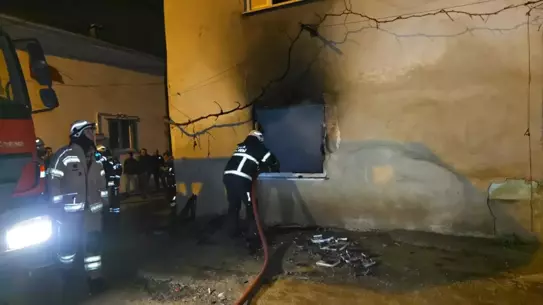 İnegöl'de 2 Katlı Konutta Çıkan Yangın Kontrol Altına Alındı