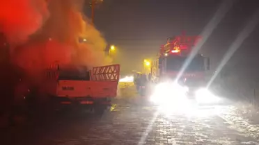 Iğdır'da Kontrolsüz Kamyonet Çarpması Sonrası Şiddetli Yangın