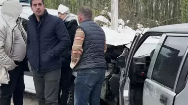 Düzce'de Kamyonet Çarpışması: 3 Çocuk Dahil 7 Yaralı