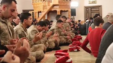 Kars’ta 111. Sarıkamış Şehitleri Anısına Binlerce Katılımcı Meşaleli Yürüyüşe Katıldı