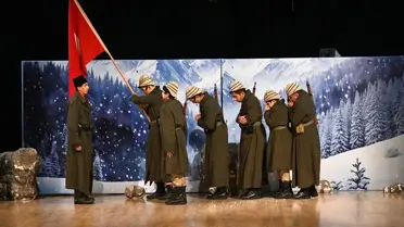 Kayseri'de Sarıkamış 111. Yıl Anısına 'Karın Beyaz Sessizliği' Tiyatrosu Sahnelendi