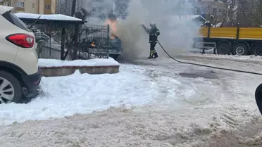 Ereğli'de Park Halindeki Araç Yangını Şok Yarattı