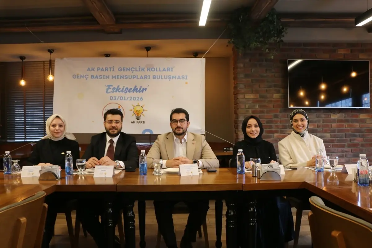 Genç Basın Buluşması: Yeni Nesil Medyanın Dinamikleri ve Moda Dokunuşları