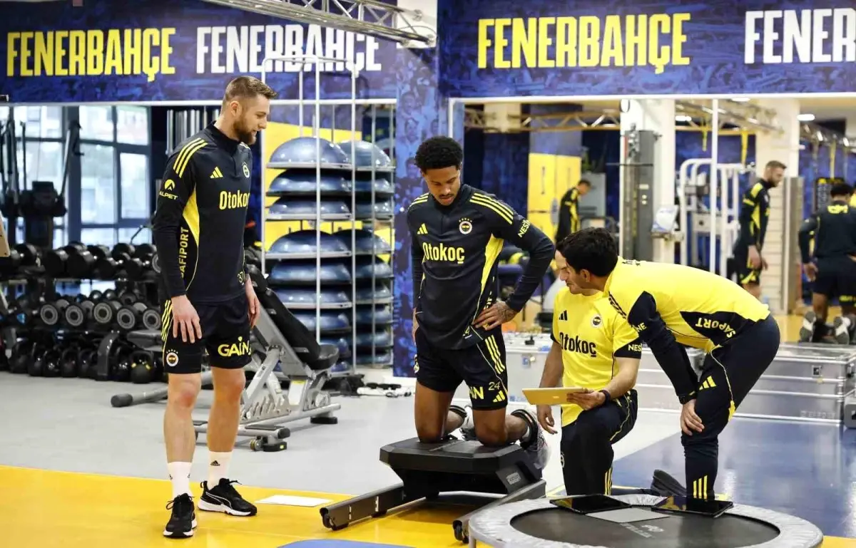 Fenerbahçe, Süper Kupa Yarı Finali İçin Samsunspor Maçına Hazırlanıyor