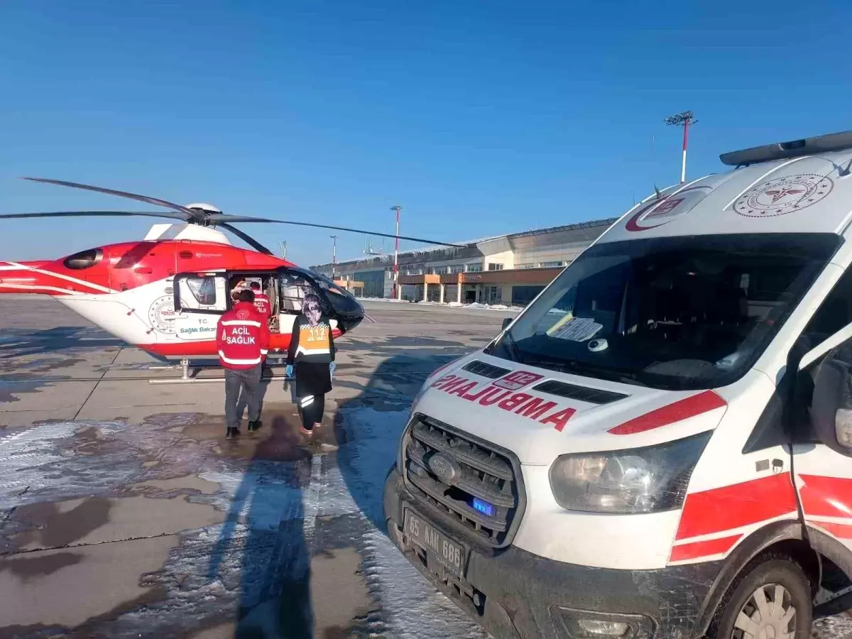 Şemdinli'de 9 Aylık Bebeğin Sıcak Su Yanığı Acil Helikopterle Van'a Sevk Edildi