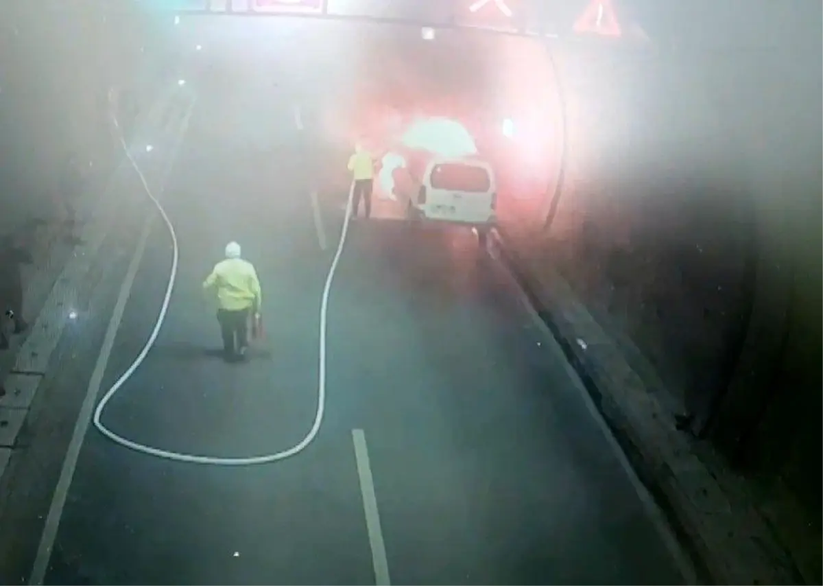 Kahramanmaraş'ta Tünelde Araç Yangını Kontrol Altına Alındı