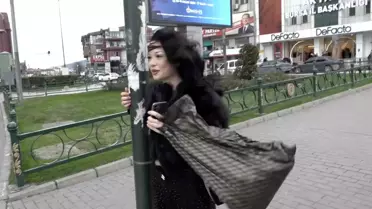 Bursa’da Şiddetli Lodos Sokakta Korku Dolu Anlara Yol Açtı