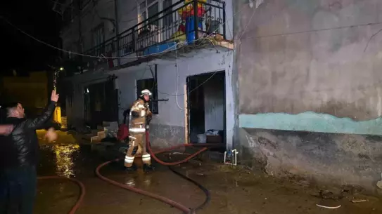 İnegöl'ün Deydinler Mahallesi'nde Ev Yangını Hızla Kontrol Altına Alındı