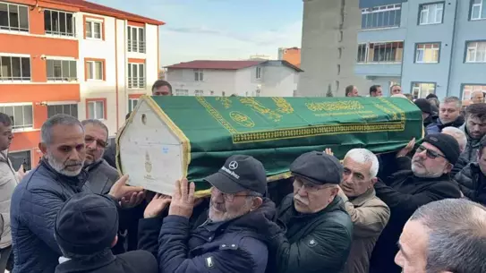 İstanbul Metro Kazası: Üniversite Öğrencisi Berkay Uyar'ın Son Yolculuğu Samsun'da Duygusal Bir Törenle Gerçekleşti