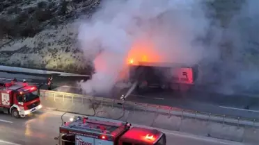 Kütahya-Eskişehir Karayolunda Seyir Halindeki Tırda Yangın Çıktı