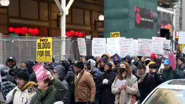 Times Meydanı’nda Venezuela’ya Karşı Binlerce Kişi Sokakları Doldurdu