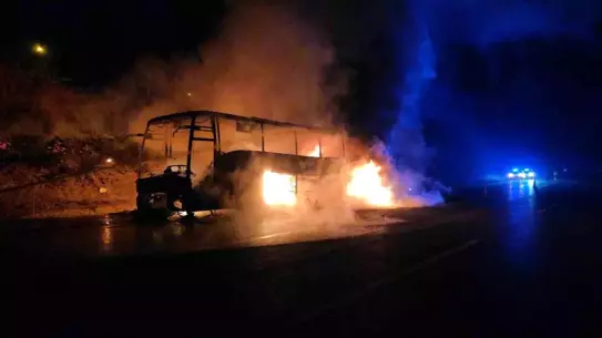 Pozantı’da 39 Yolculu Otobüs Yangını: İtfaiye Hızlı Müdahale Etti