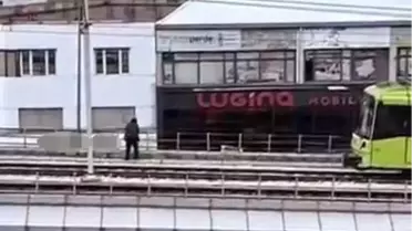 Bursa’da Şiddetli Rüzgar Metro Raylarını Tehlikeye Attı