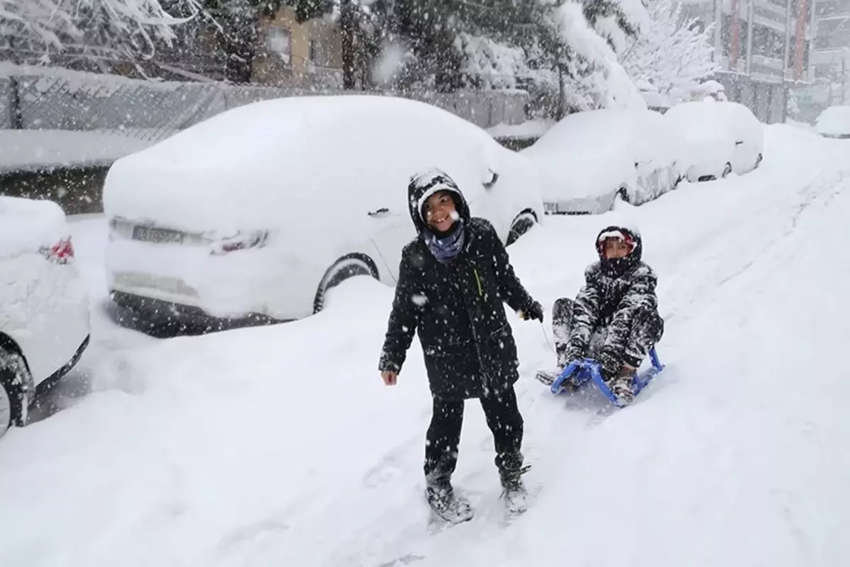 Kar nedeniyle okullar tatilde