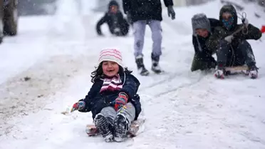 Kışın İlk Kar Tatili: 17 İl ve İlçede Okullara Bir Gün Ara