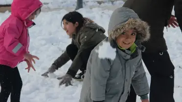 Kar ve Soğuk Hava Okulları Felç Etti: Ülke Genelinde Tatil Şehir Sayısı Artıyor