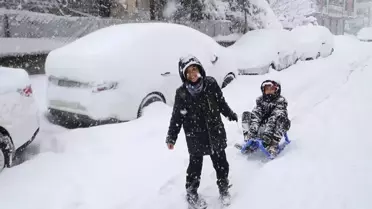 Yoğun Kar Yağışı Nedeniyle Birkaç İlde Okullar Tatil Edildi