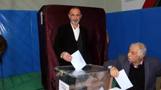 Ali Karahan, Türkeli Esnaf Odası'nda 317 Oyla Başkanlığa Yeniden Seçildi