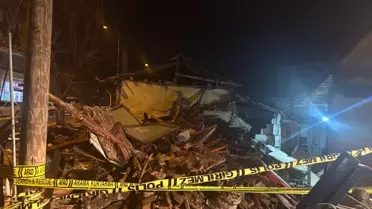 Edirne'de Terk Edilmiş Bina Çöktü: AFAD 5 Kişiyi Hayatta Buldu