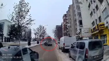 Elazığ Valiliği Önünde Drift Sürüşü Trafiği Tehlikeye Soktu