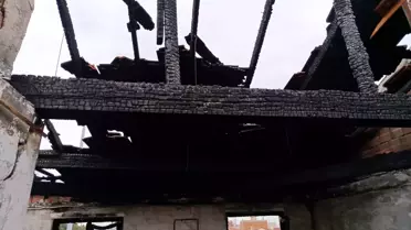 Yangın Sonrası Kumlu Ailesi Evlerini Yeniden İnşa Ediyor: Yardım Çağrısı