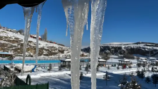 Araçların buzlu yol üzerindeki durumu