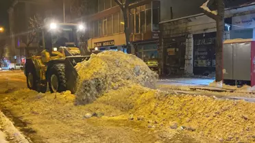 Kars’ta Kar Temizleme Operasyonu: 500 Kamyon Şehri Temizliyor