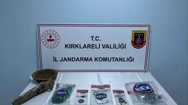 Operasyon sırasında ele geçirilen uyuşturucu ve tarihi eserler