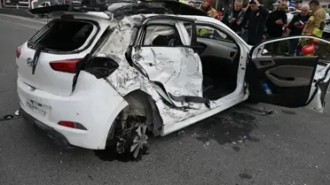 Manisa’nın Turgutlu İlçesinde Otobüs ve Otomobil Çarpıştı: 3 Yaralı