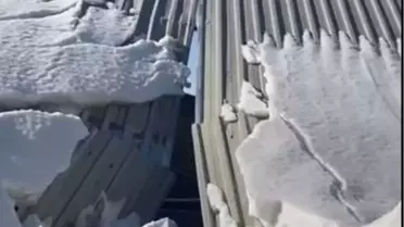 Kızıltepe'de Şiddetli Kar Yağışı Ahırları Tehdit Altına Aldı