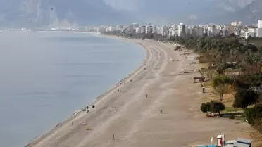 Antalya’da 16°C Bahar Rüzgarları Şehri Canlandırıyor