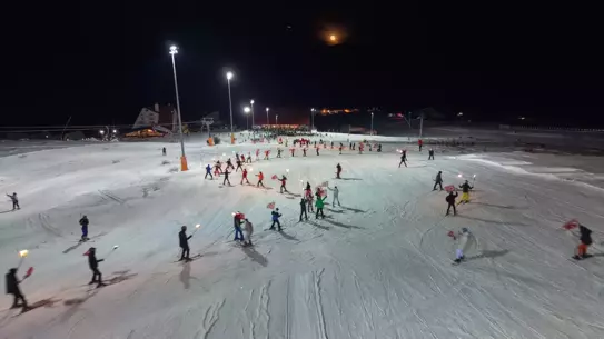 Sivas’ta Yıldız Dağı Kış Sporları Merkezi’nde Kayak Sezonu Resmi Açıldı