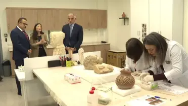 Kültür ve Turizm Bakanı Ersoy, Konservasyon Laboratuvarı'nda Çalışmaları İnceledi