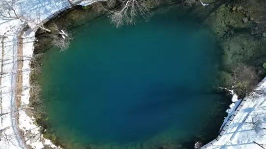 Yeşilgöz Gölü Karla Bembeyaz Bir Tabloya Dönüştü