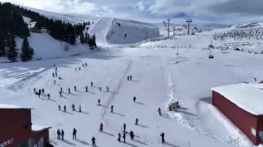 Kabadüz’ün Çambaşı Kayak Merkezi Hafta Sonu Kalabalığıyla Coştu