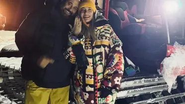 Şef Somer Sivrioglu, 21 Yaş Küçük Sevgilisine Buzların Üzerinde Sürpriz Evlilik Teklifi Yaptı