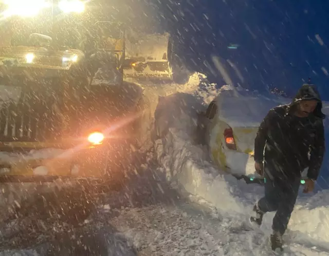 Kurtarılan araç ve yolcular