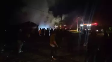 Çan'da Çıkan Yangın Bir Otomobili ve Ahırı Mahvetti