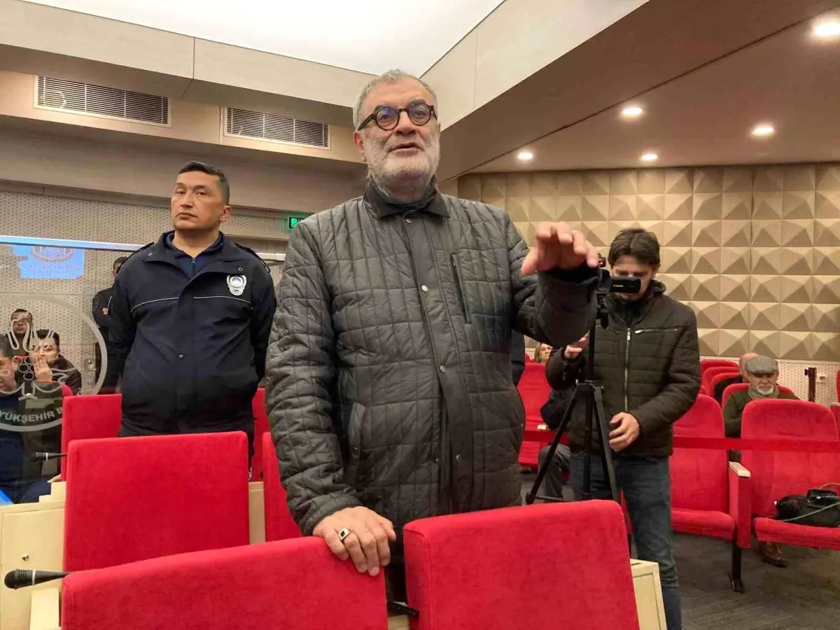 Manisa Şehzadeler Meclis Üyesi Yenal Yıldırım, CHP'den istifa etti ve bağımsız olarak görevine devam edecek