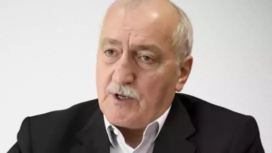 Eski İçişleri Bakanı Sadettin Tantan Hastanede: Durumu ve Aile Açıklamaları