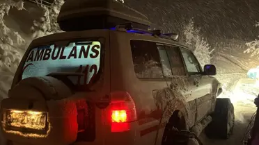 Amasya’da Karla Kaplı Alanda Paletli Ambulansla Tansiyon Hastası Z.S. Hayata Kavuşturuldu