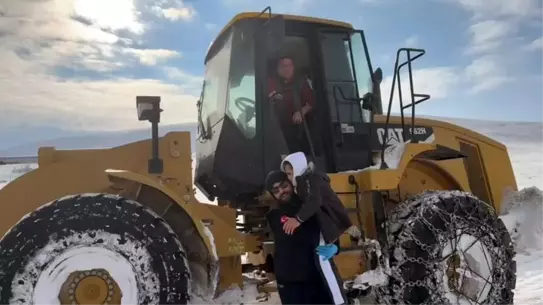 Kapalı Mahallede Cam Kemik Hastası Çocuk Acil Servise Ulaştırıldı