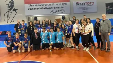 Eskişehir Badminton Şampiyonası’nda Gençler Centilmenliğiyle Parladı