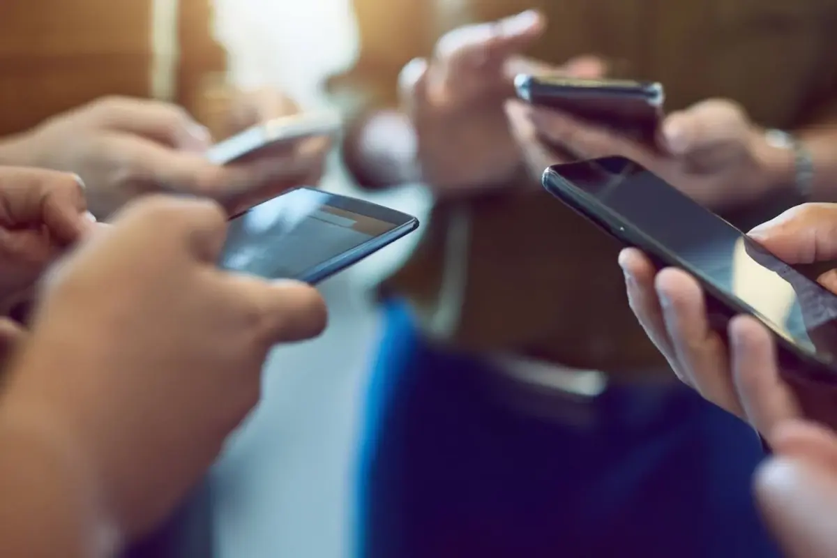 IMEI kaydı eksik kalan telefonlar 120 gün içinde şebekeden çekilecek