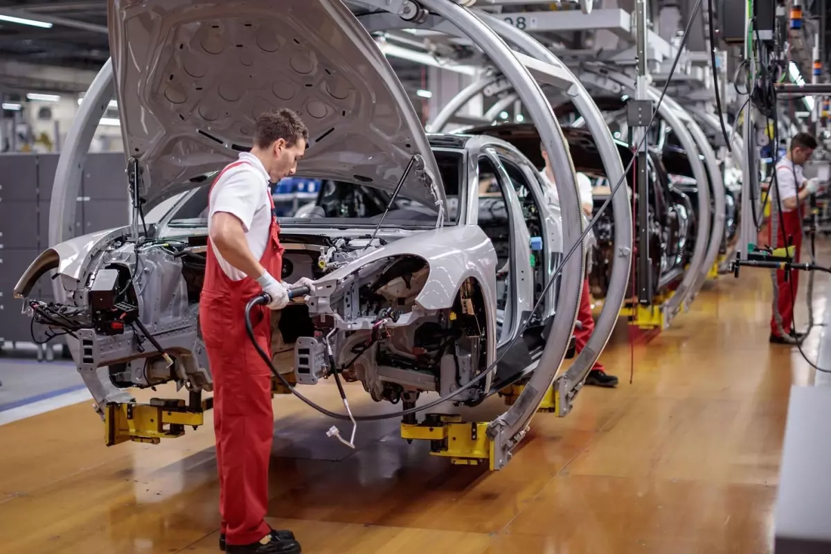 Porsche, ABD'de 173.000'den Fazla Aracını Kamera Sorunu Nedeniyle Geri Çağırıyor